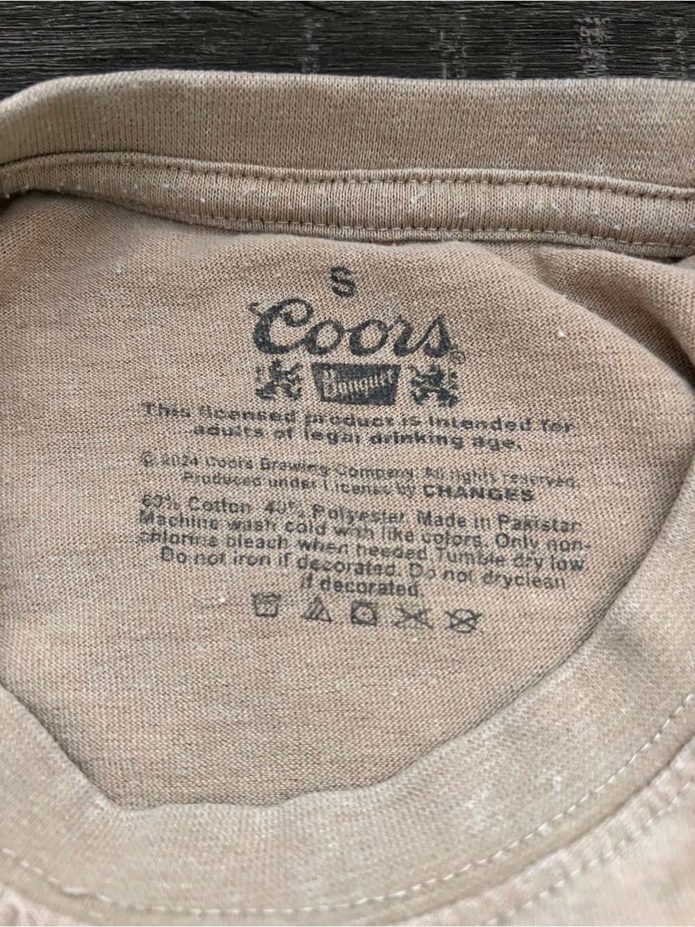 Coors Banquet Graphic Tee Adult Small Tan Beer Logo Shirt Vintage Style - Picture 3 of 4